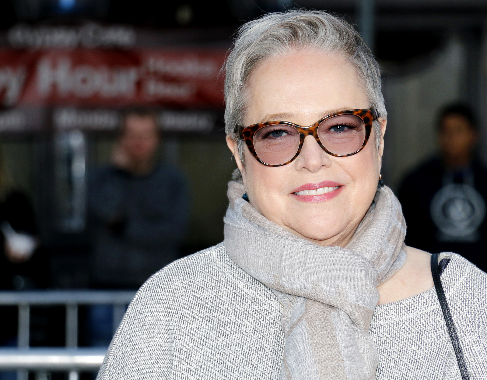 Kathy Bates 23 Web